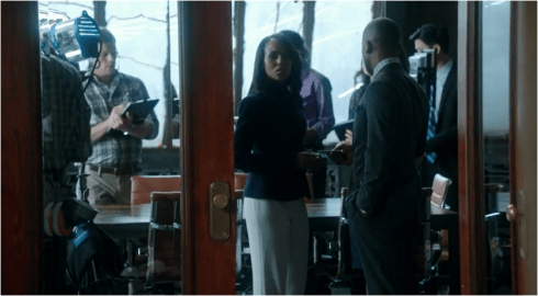 Scandal 3.2 white pants