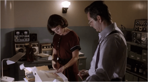 Masters of Sex 1.07 bow tie undone