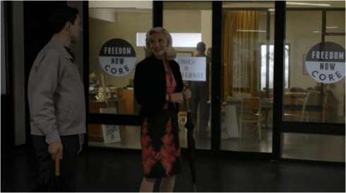 Masters of Sex 2.07 Betty lobby