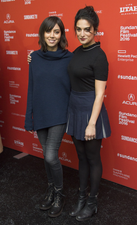 Aubrey Plaza and Jenny Slate